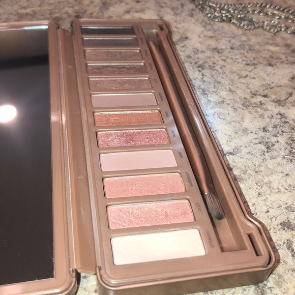 Urban Decay Naked 3 eyeshadow palette - Picture 3 of 7